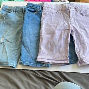 Childrens Place Bermuda shorts size 10 girls. Adjustable waist.